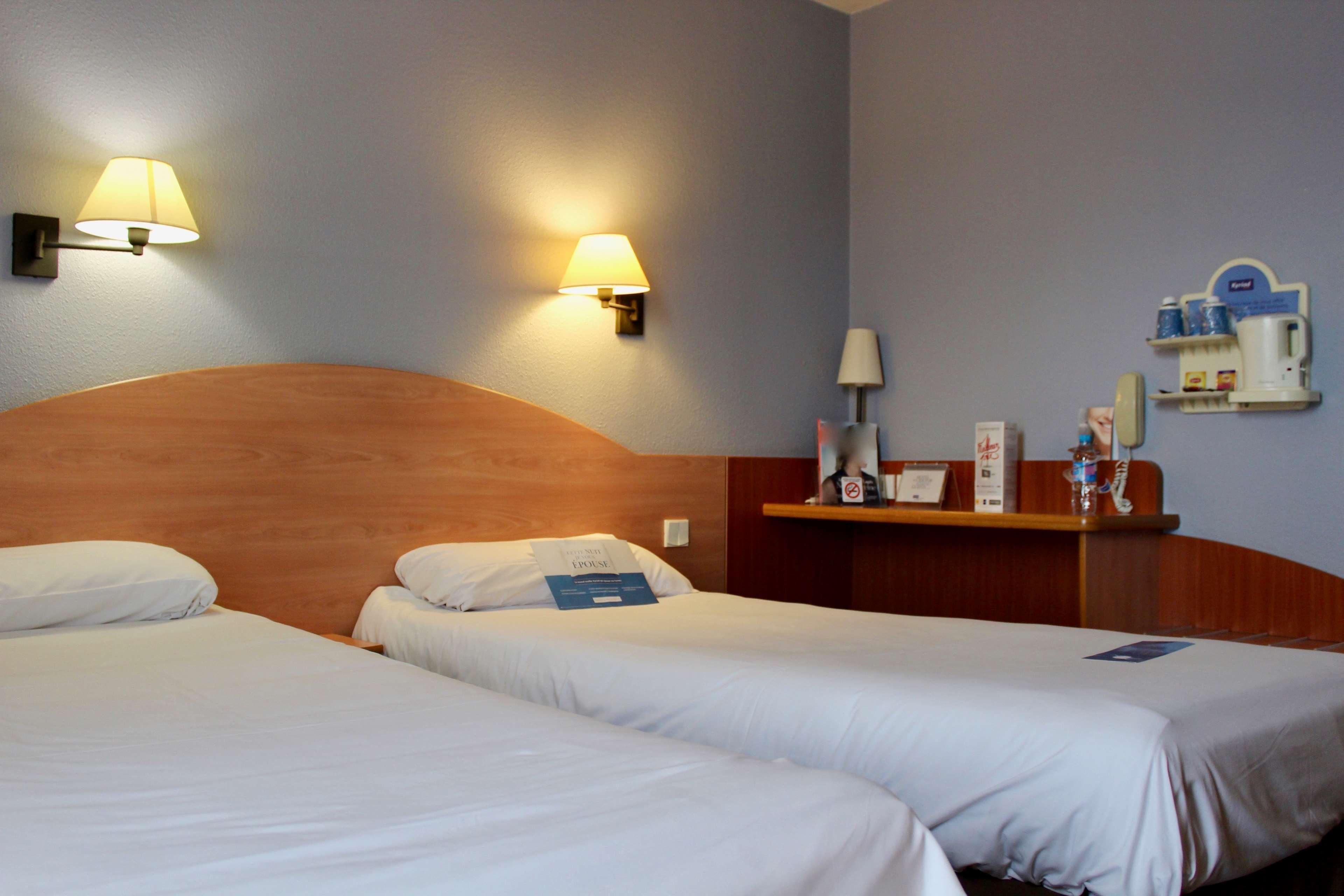 Kyriad Bourges Sud Екстериор снимка