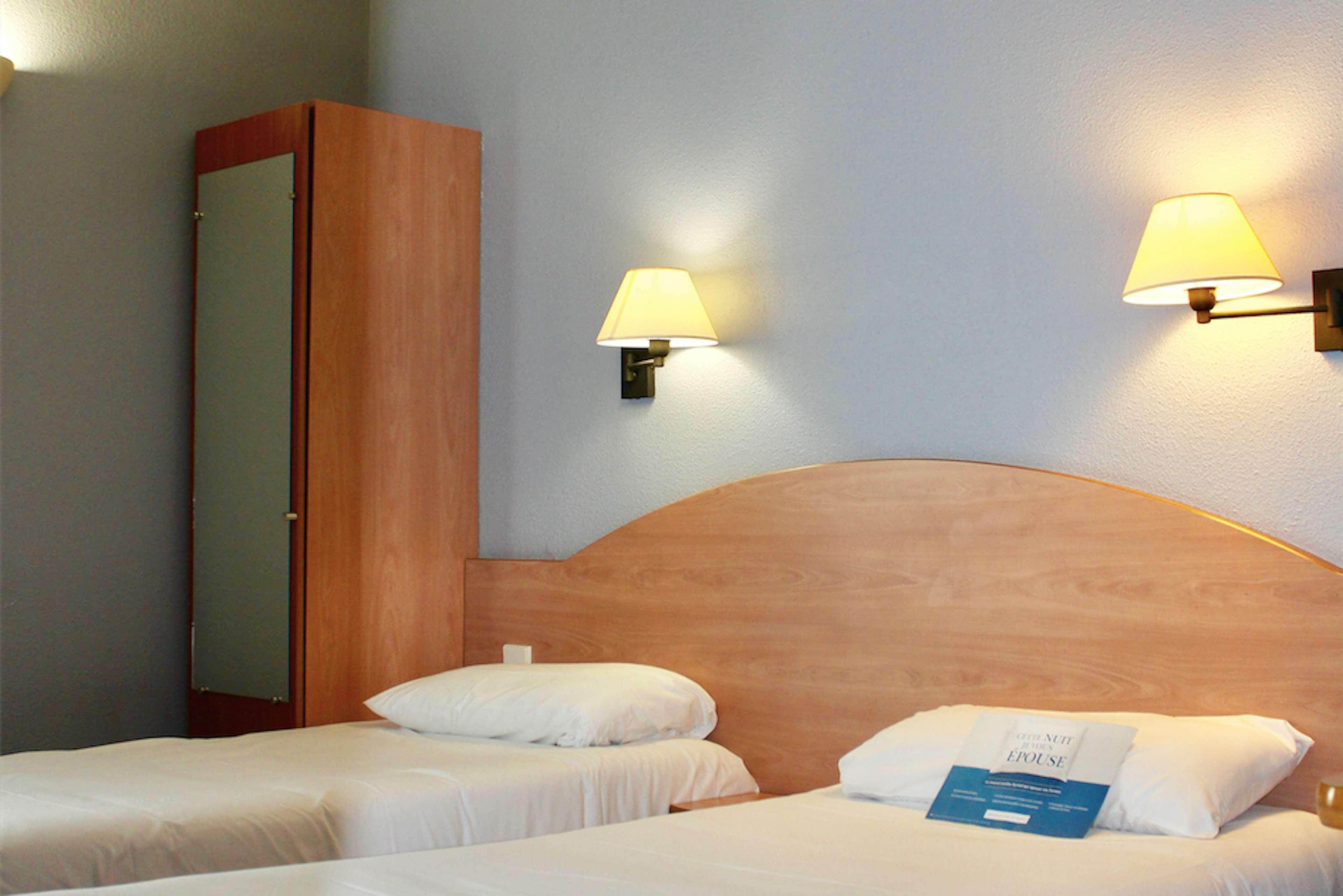 Kyriad Bourges Sud Екстериор снимка