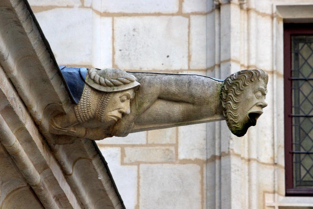 Kyriad Bourges Sud Екстериор снимка